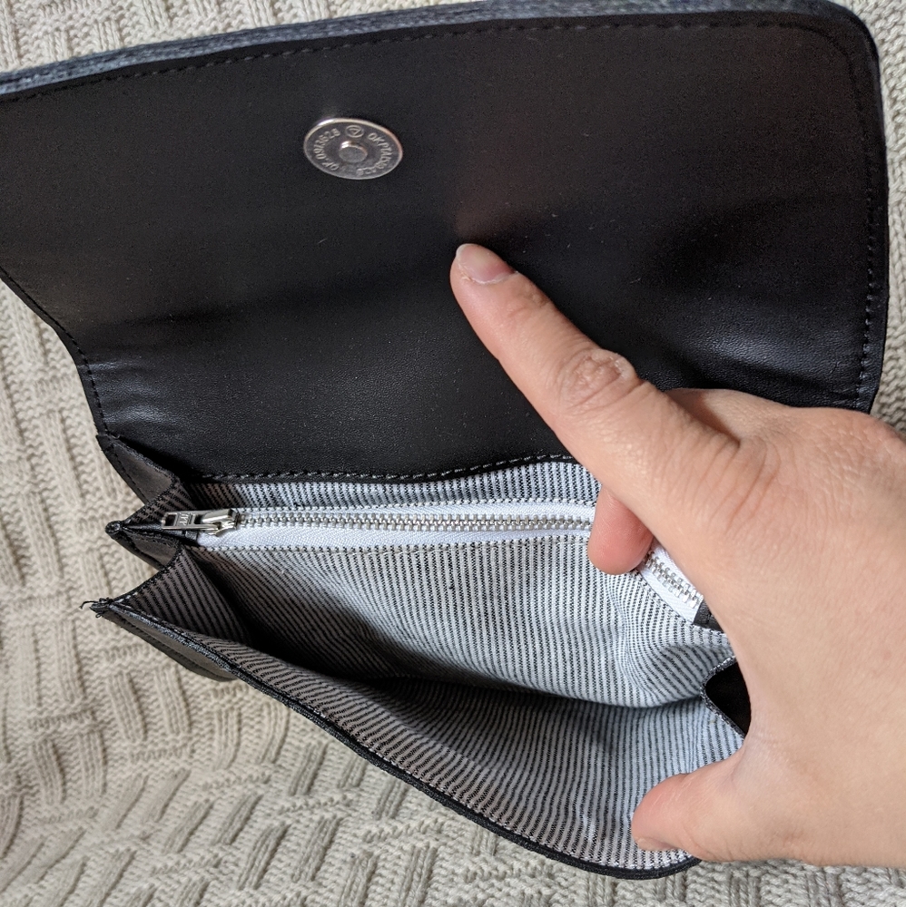 October Jaipur Vegan Leather Clutch - BNWT - Picture 10 of 15